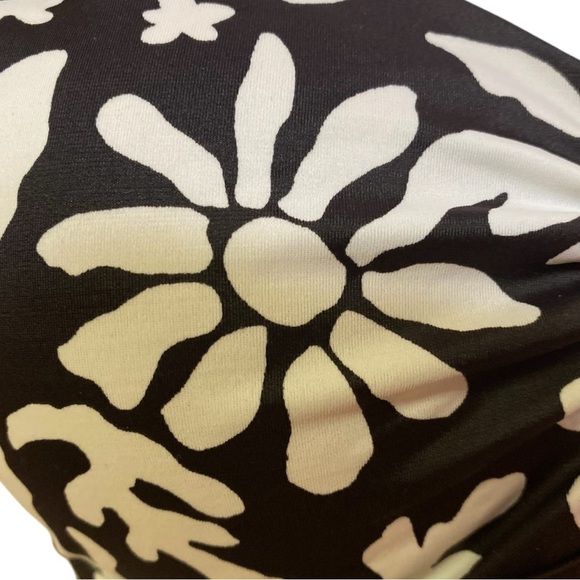 Lands End Black and White Ruched Tankini Top with Gold Accents Size 8 - Picture 3 of 7